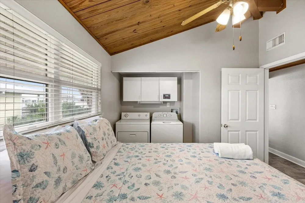 3719 Brewster Key Galveston, TX 77554