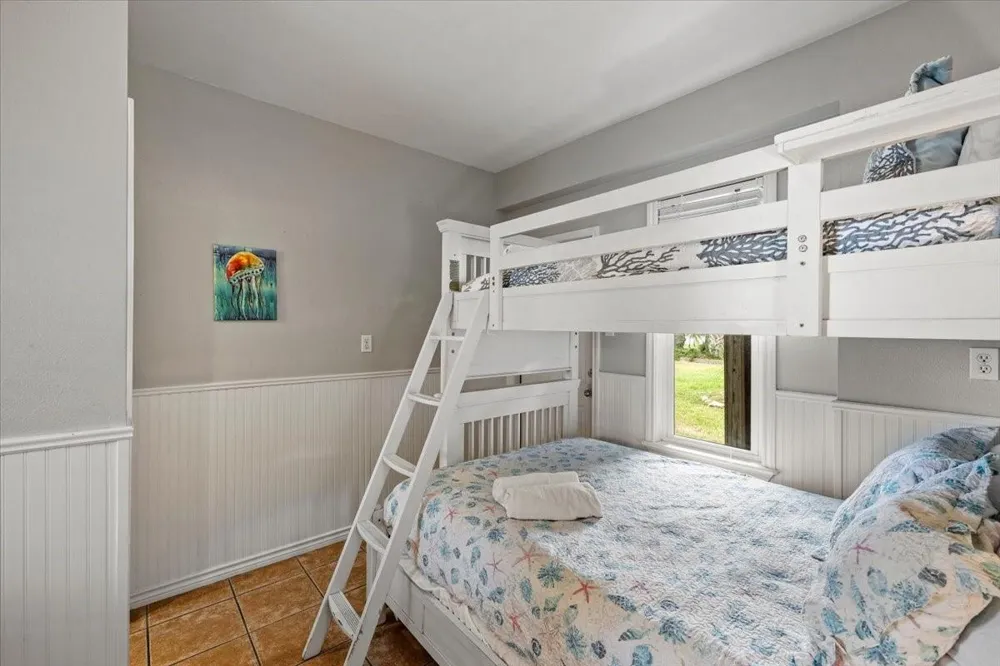 3719 Brewster Key Galveston, TX 77554