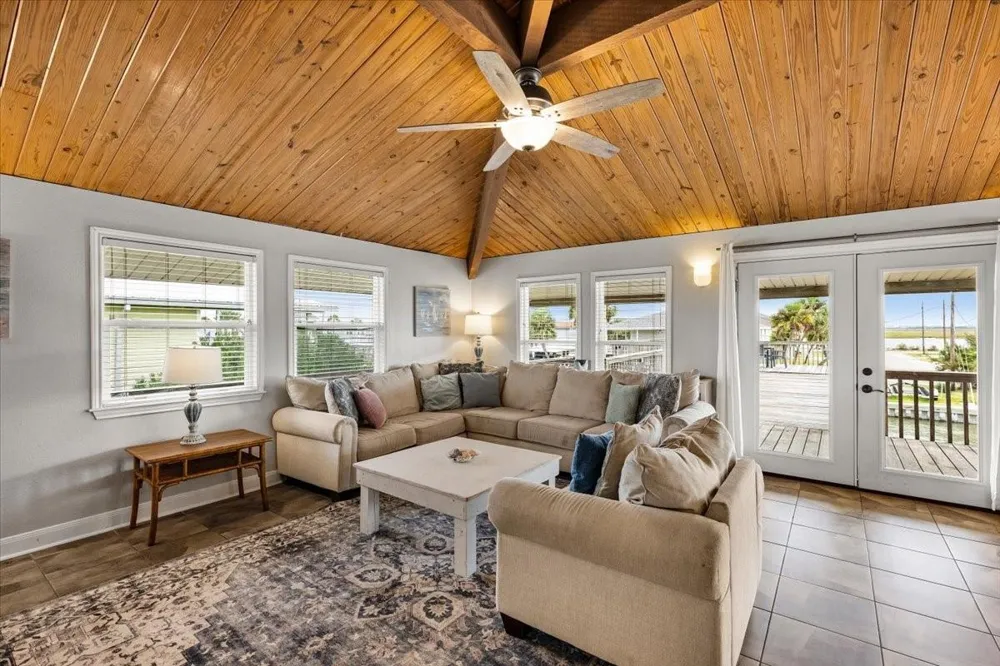 3719 Brewster Key Galveston, TX 77554