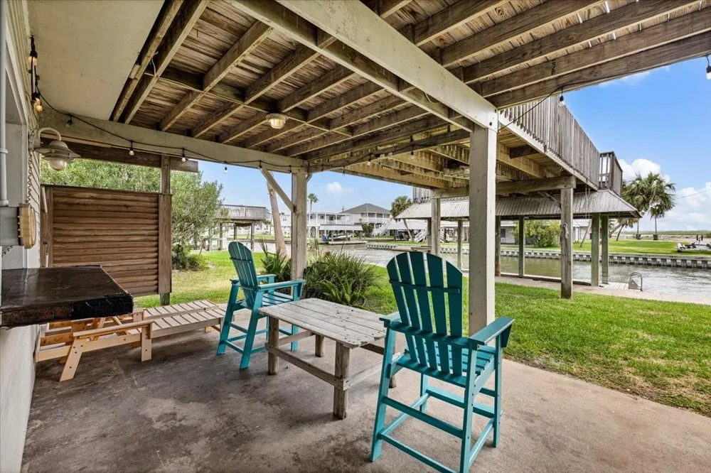 3719 Brewster Key Galveston, TX 77554