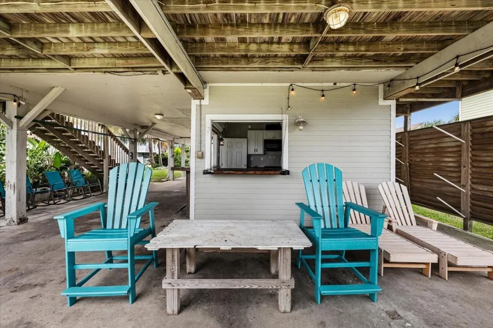 3719 Brewster Key Galveston, TX 77554