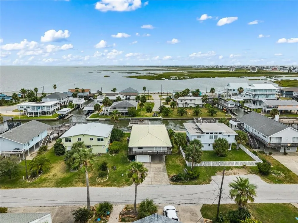 3719 Brewster Key Galveston, TX 77554