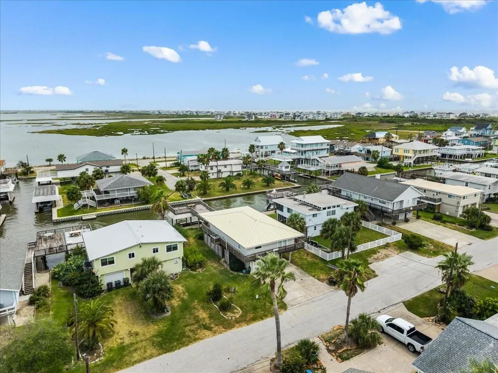 3719 Brewster Key Galveston, TX 77554