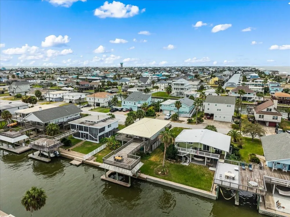 3719 Brewster Key Galveston, TX 77554