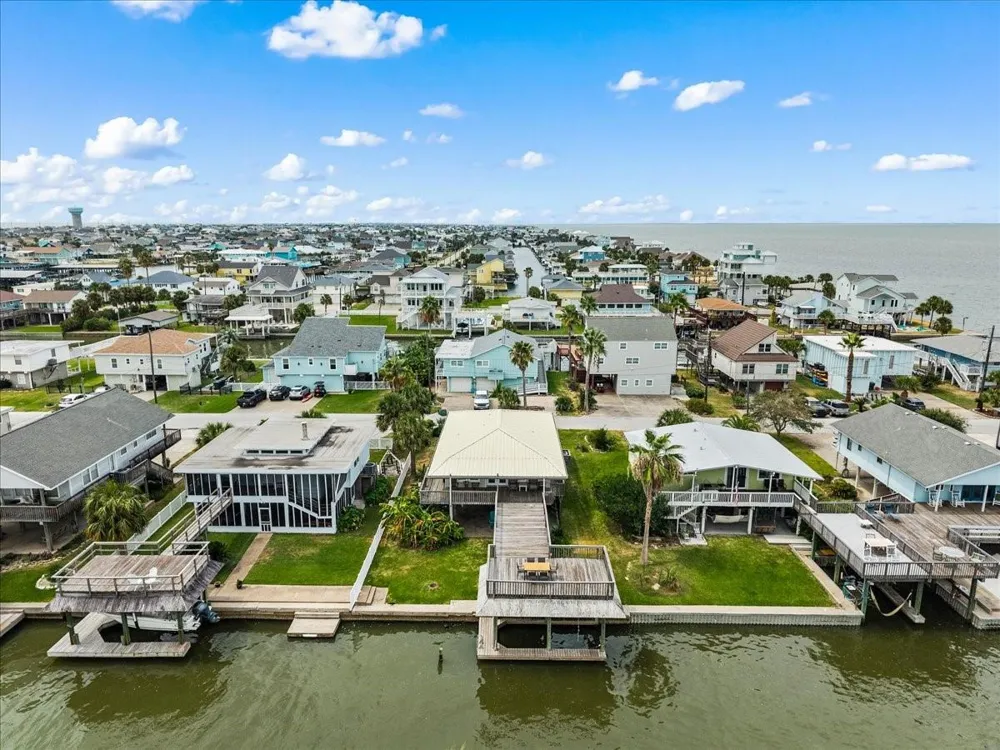 3719 Brewster Key Galveston, TX 77554