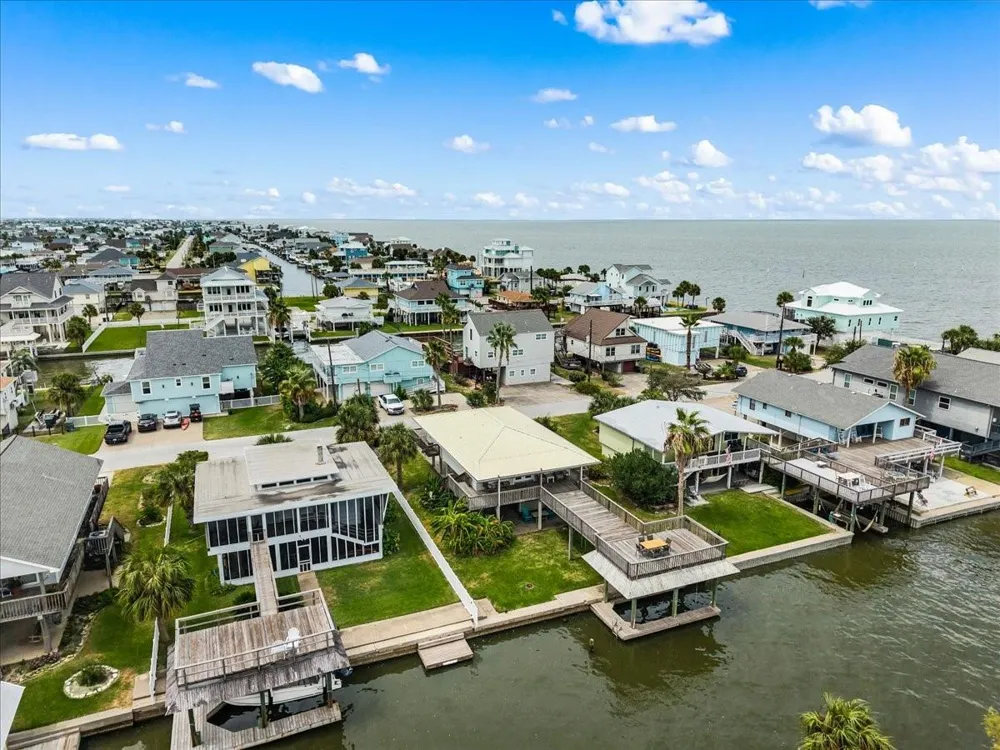 3719 Brewster Key Galveston, TX 77554