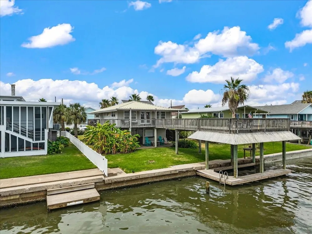 3719 Brewster Key Galveston, TX 77554