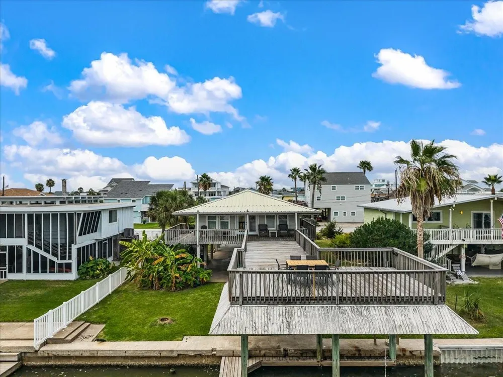 3719 Brewster Key Galveston, TX 77554