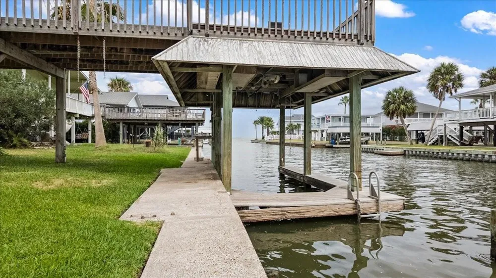 3719 Brewster Key Galveston, TX 77554