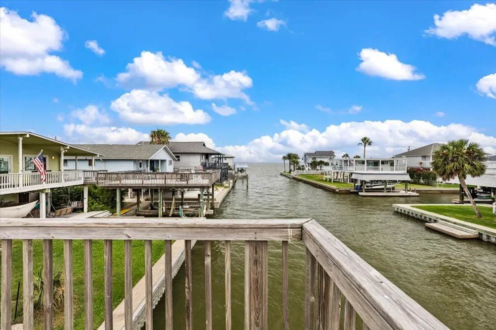 3719 Brewster Key Galveston, TX 77554