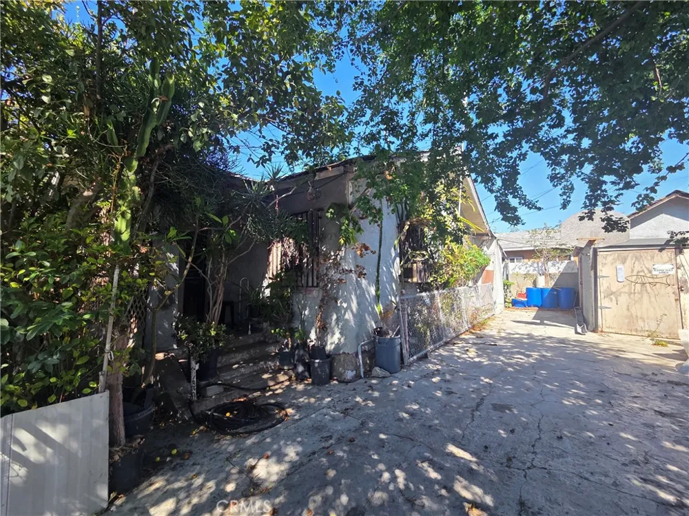 7500 Crockett Los Angeles, CA 90001