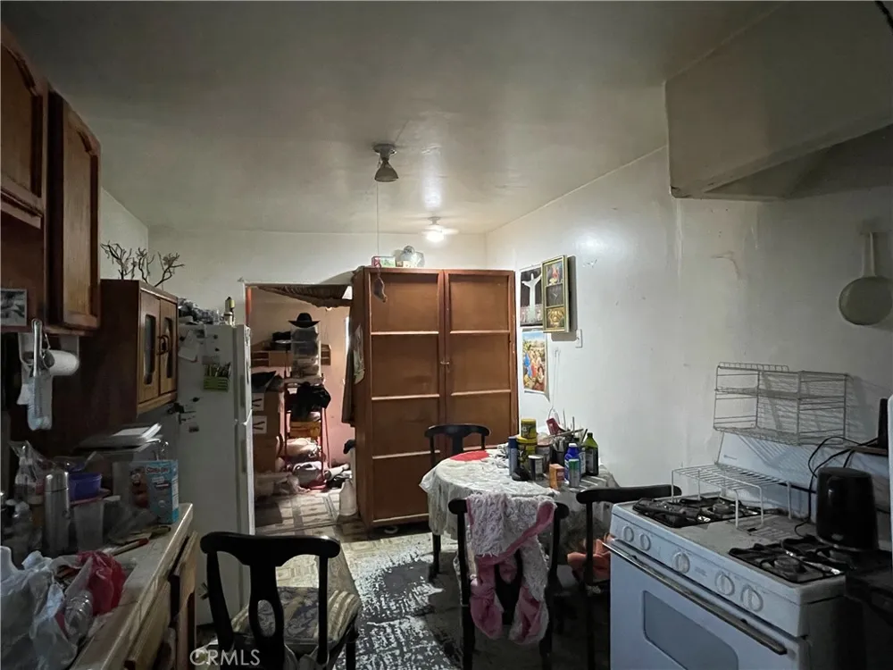 7500 Crockett Los Angeles, CA 90001