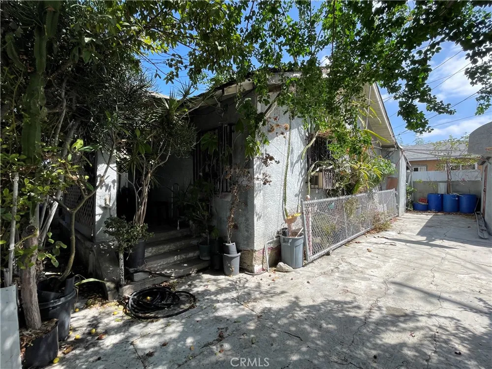 7500 Crockett Los Angeles, CA 90001