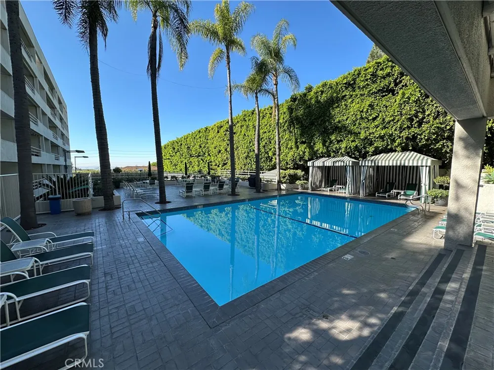 1131 Alta Loma Road #232 West Hollywood, CA 90069