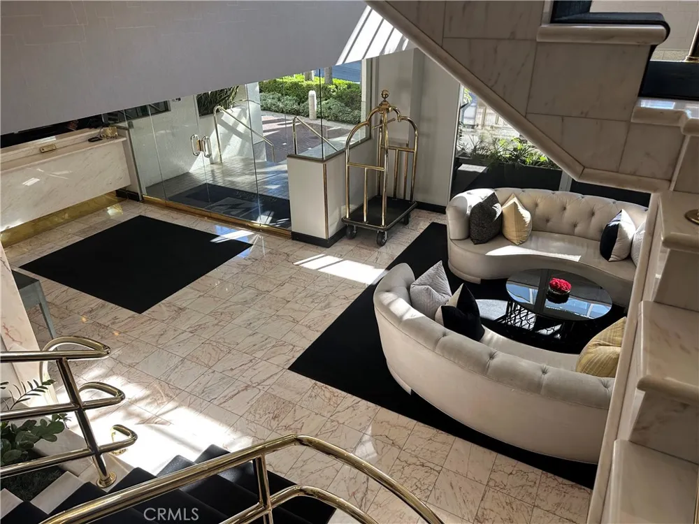 1131 Alta Loma Road #232 West Hollywood, CA 90069