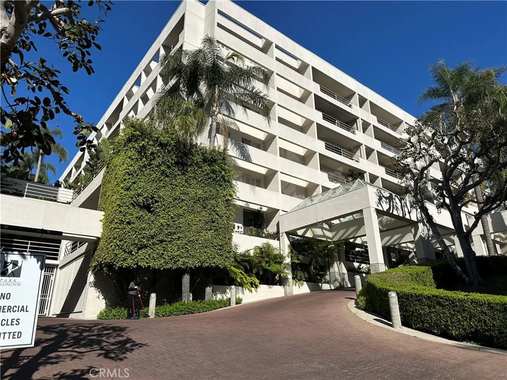 1131 Alta Loma Road #232 West Hollywood, CA 90069