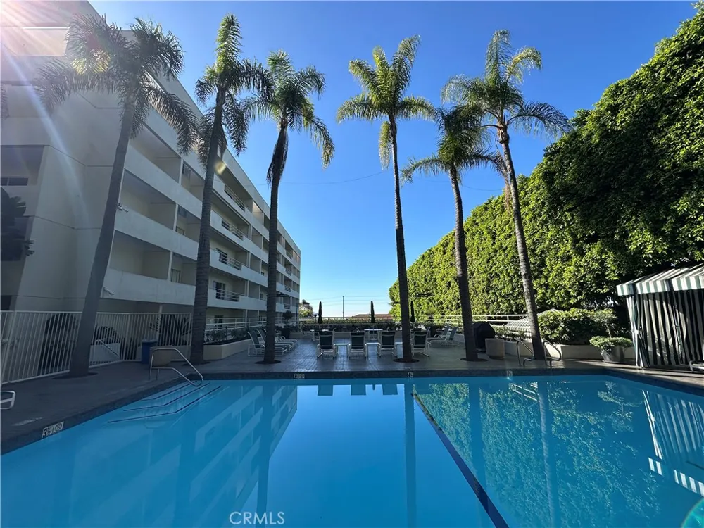 1131 Alta Loma Road #232 West Hollywood, CA 90069