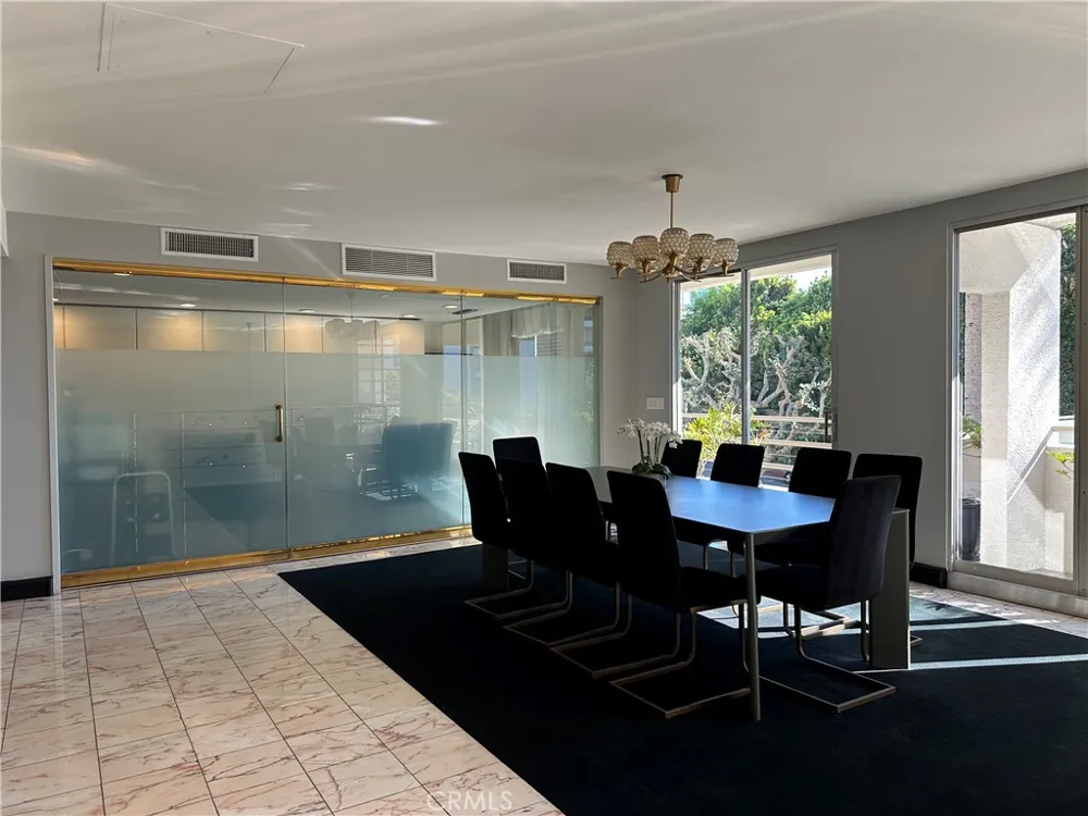 1131 Alta Loma Road #232 West Hollywood, CA 90069