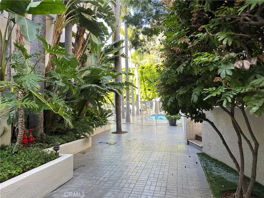 1131 Alta Loma Road #232 West Hollywood, CA 90069
