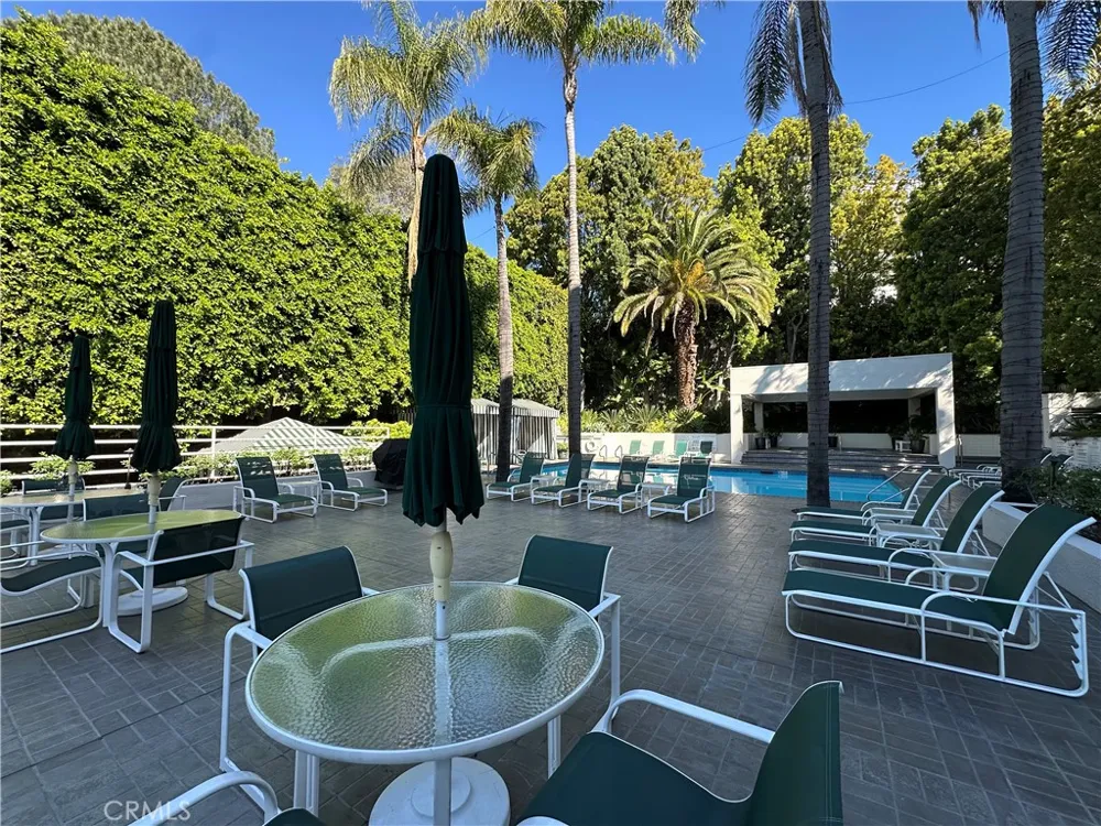 1131 Alta Loma Road #232 West Hollywood, CA 90069