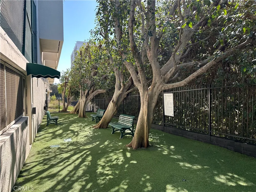 1131 Alta Loma Road #232 West Hollywood, CA 90069