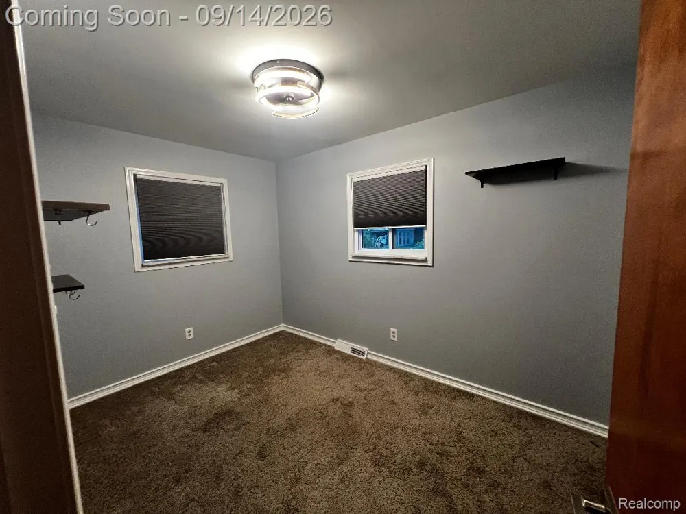 1615 Ladd Road Wolverine Lake Village, MI 48390