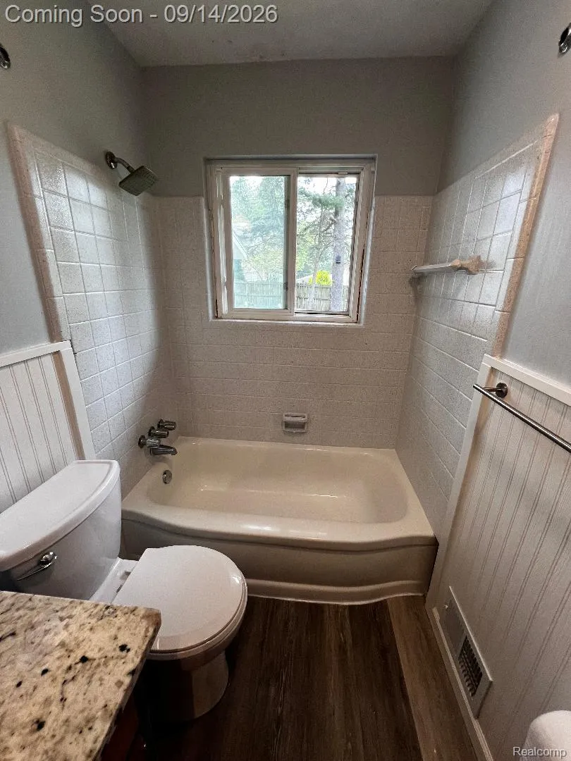 1615 Ladd Road Wolverine Lake Village, MI 48390