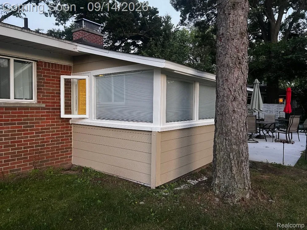 1615 Ladd Road Wolverine Lake Village, MI 48390