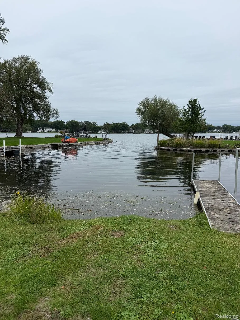 1615 Ladd Road Wolverine Lake Village, MI 48390