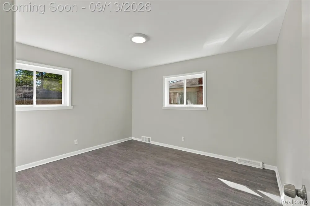 8300 Virgil Street Dearborn Heights City, MI 48127