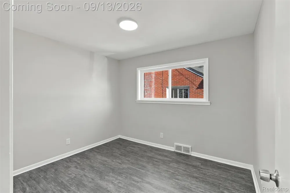 8300 Virgil Street Dearborn Heights City, MI 48127