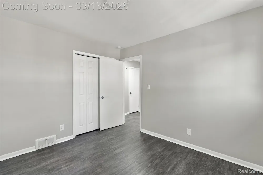 8300 Virgil Street Dearborn Heights City, MI 48127