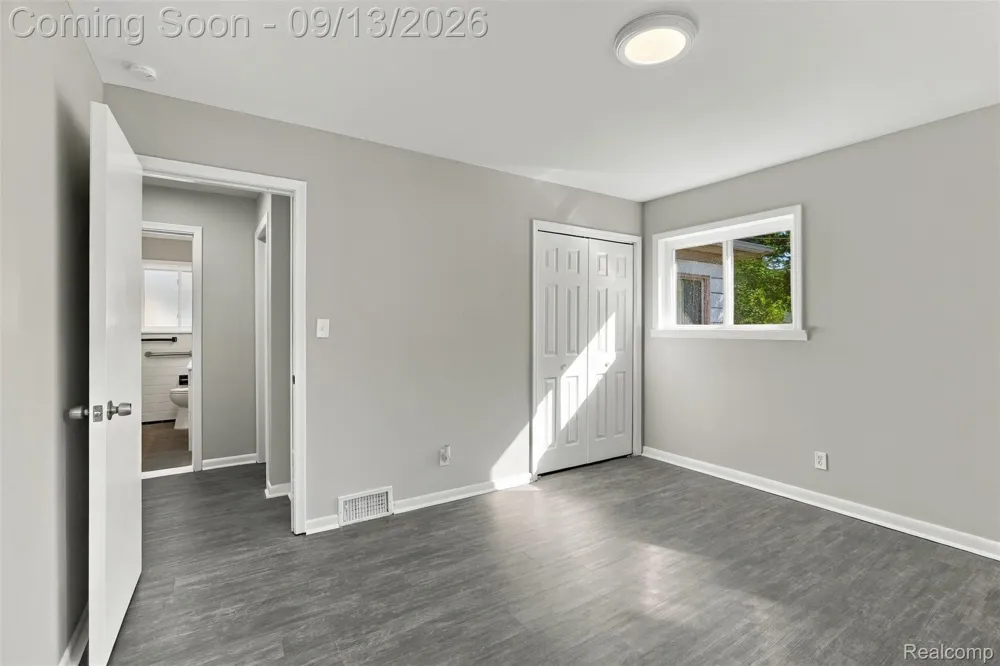 8300 Virgil Street Dearborn Heights City, MI 48127