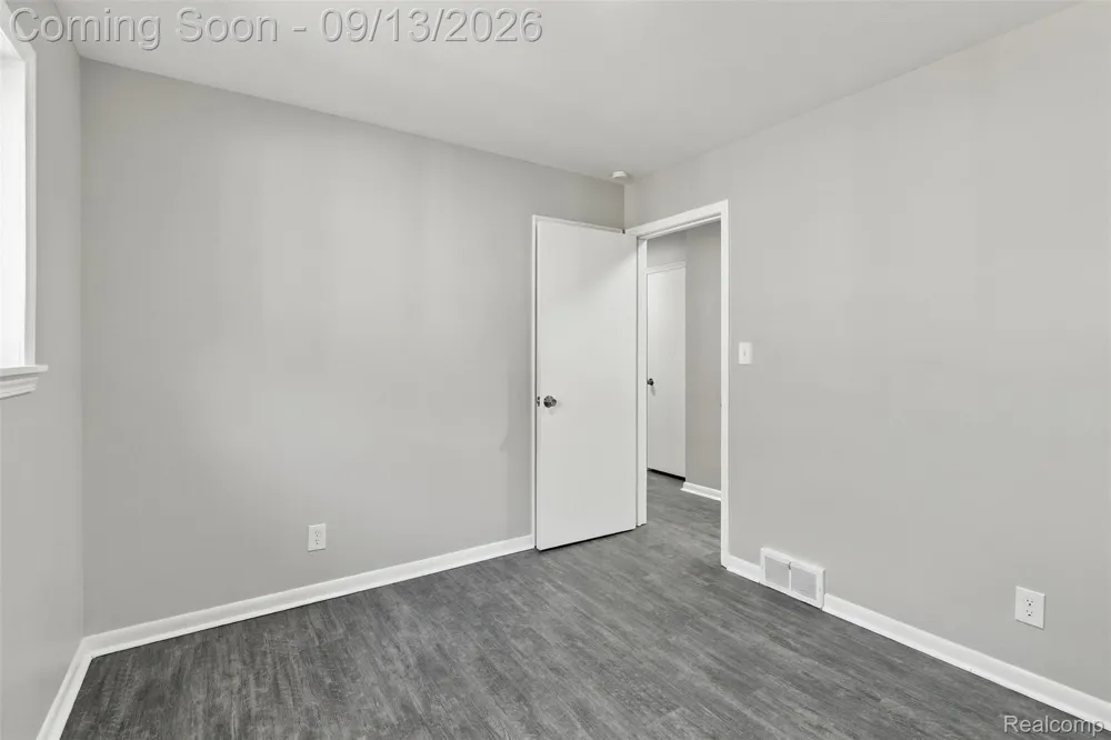 8300 Virgil Street Dearborn Heights City, MI 48127
