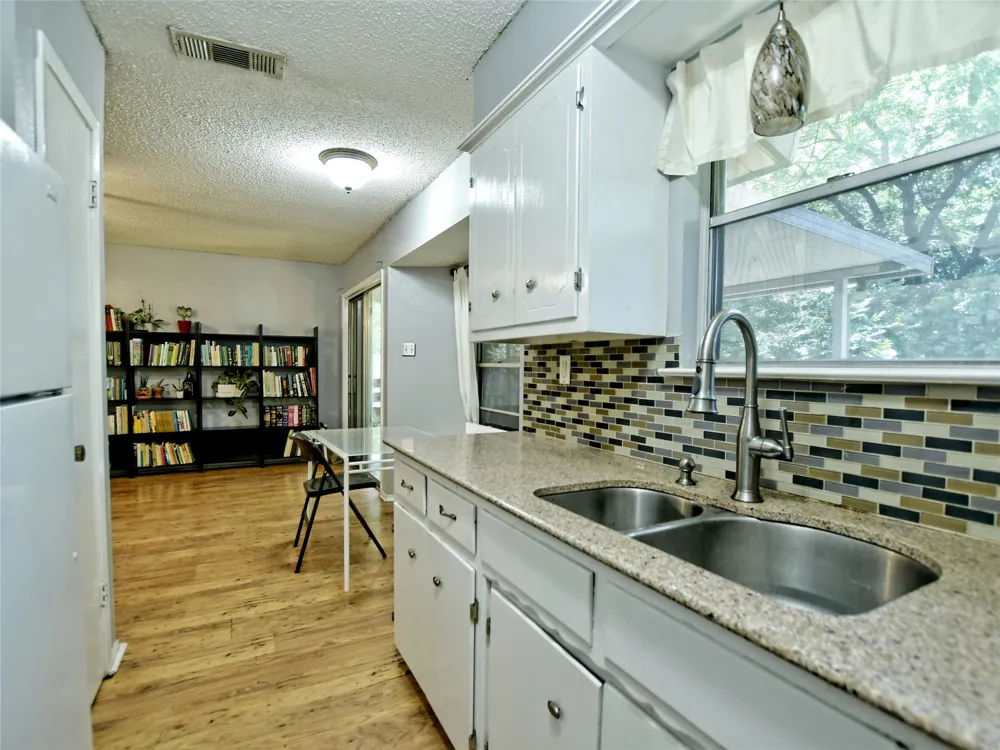 4911 Aberdeen Circle Austin, TX 78745