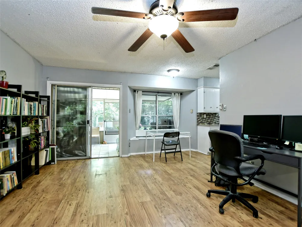 4911 Aberdeen Circle Austin, TX 78745