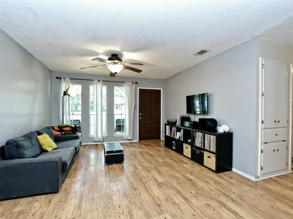 4911 Aberdeen Circle Austin, TX 78745