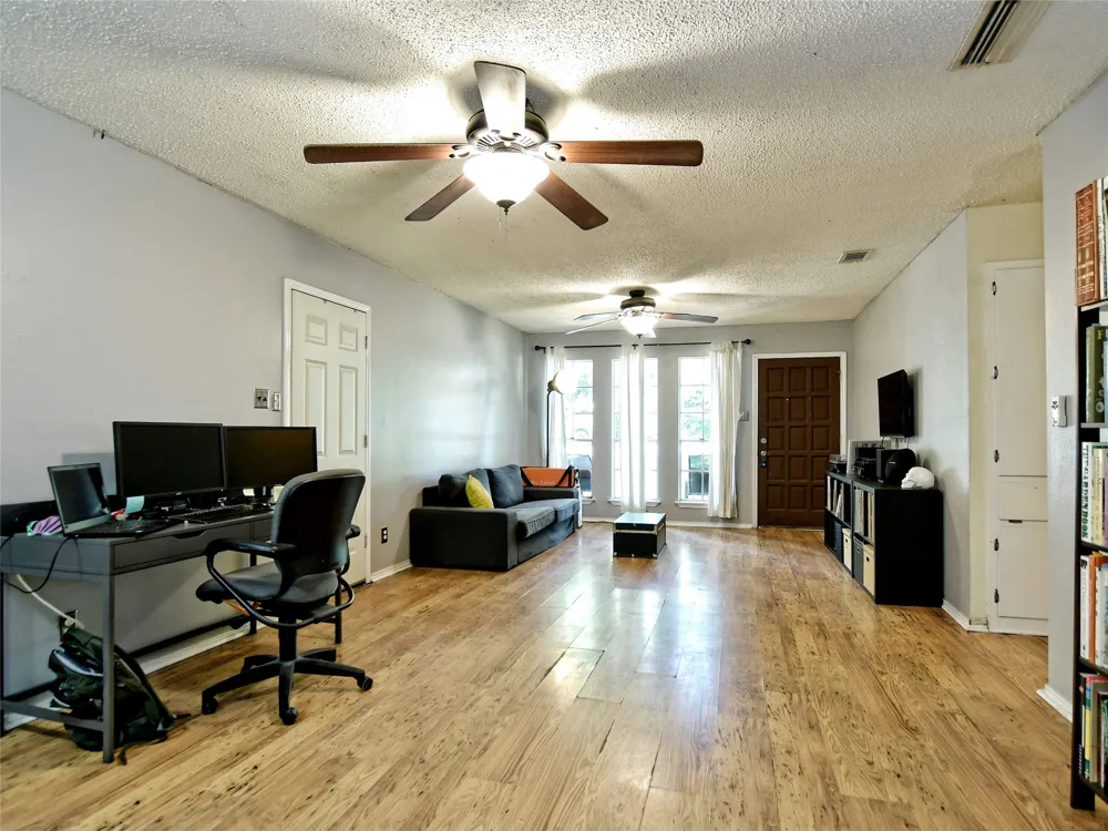 4911 Aberdeen Circle Austin, TX 78745