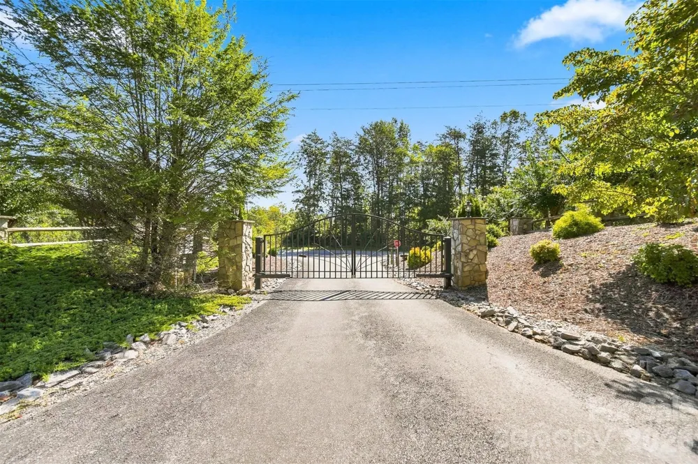 963 Double Eagle Drive Nebo, NC 28761