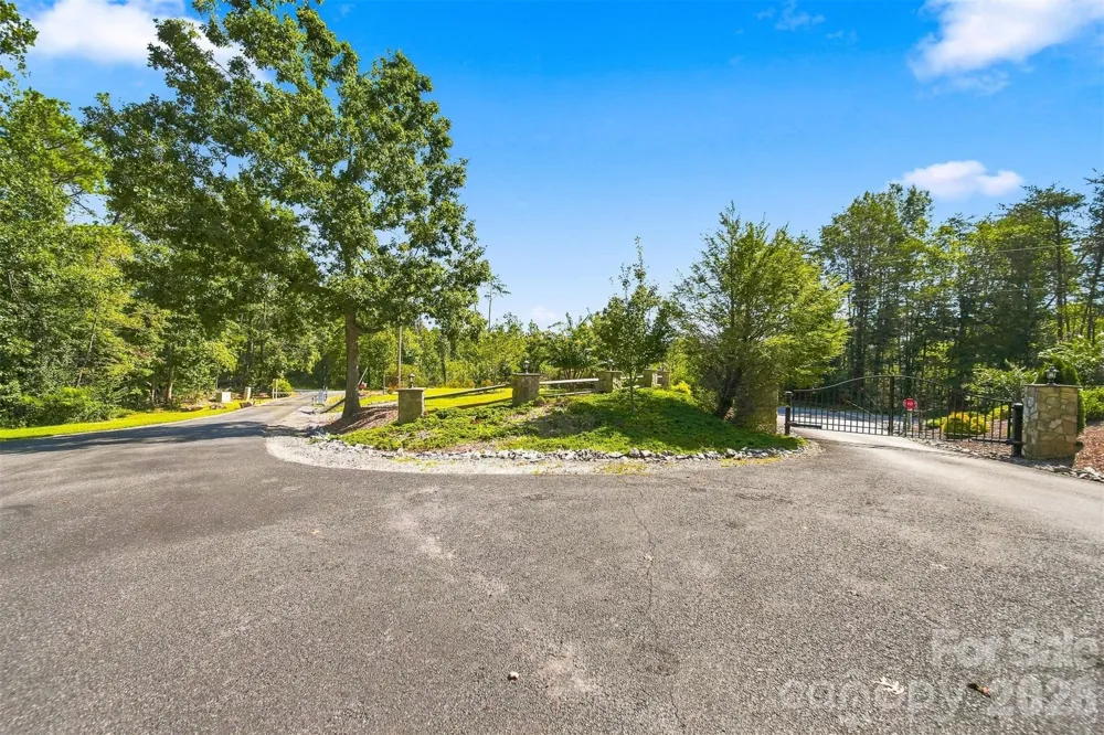 963 Double Eagle Drive Nebo, NC 28761