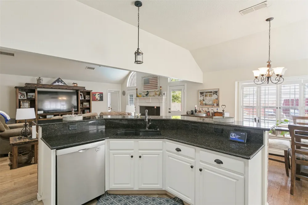 101 Shady Valley Circle Weatherford, TX 76086
