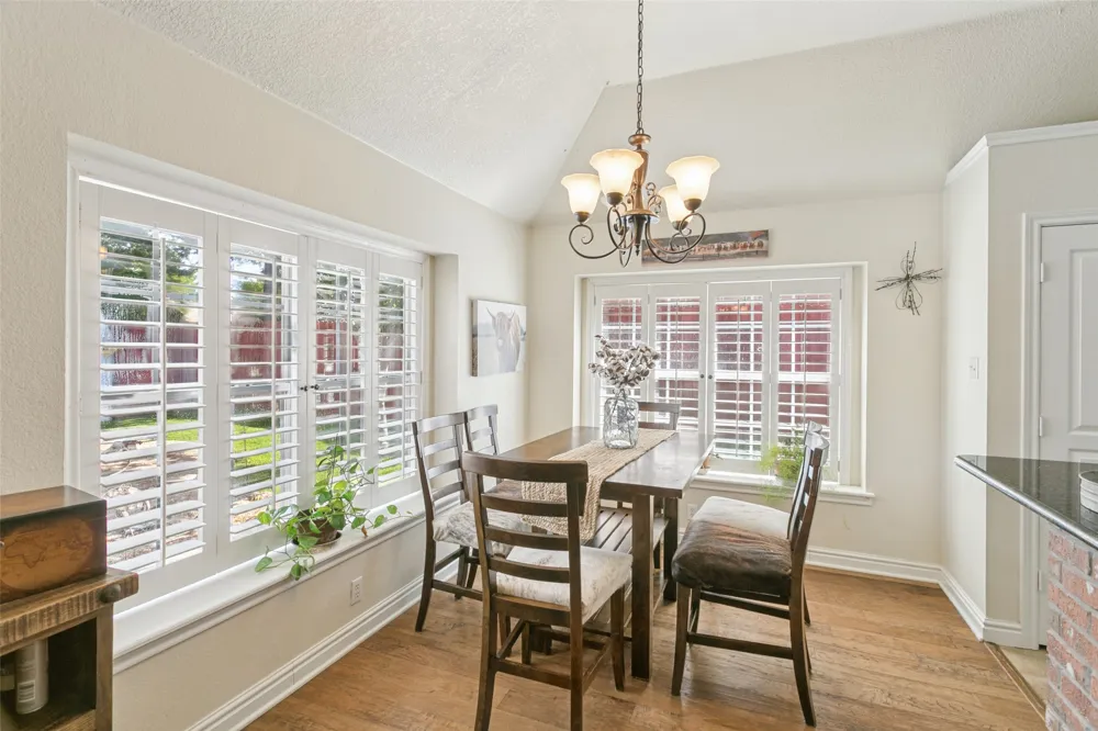 101 Shady Valley Circle Weatherford, TX 76086