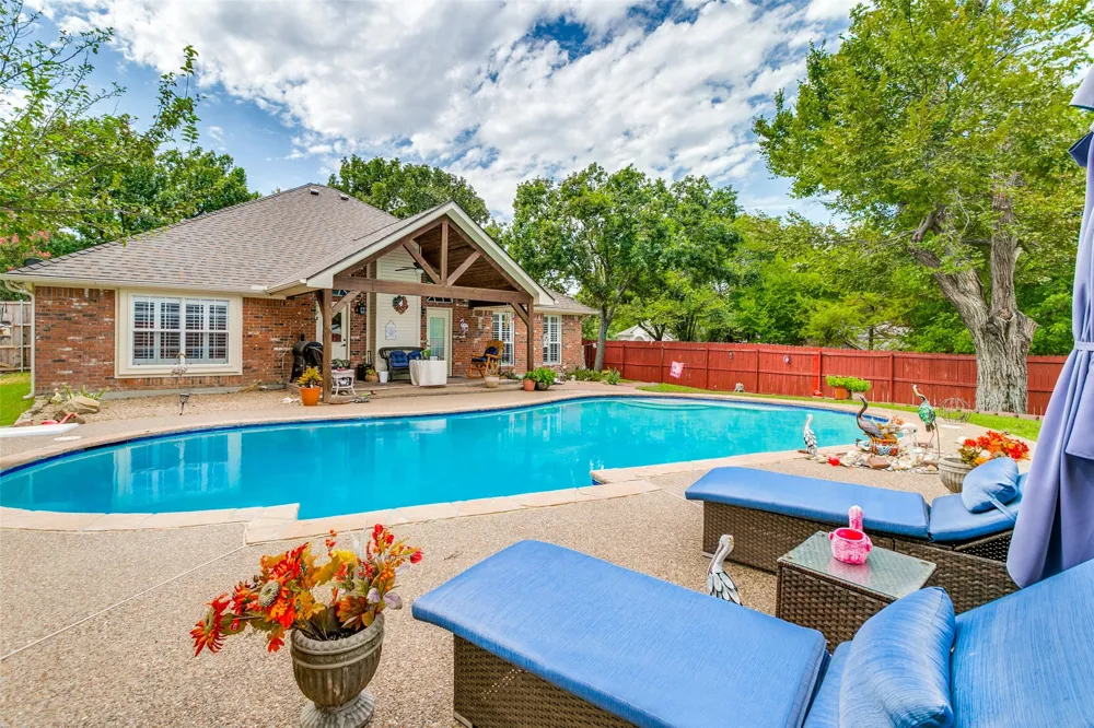101 Shady Valley Circle Weatherford, TX 76086