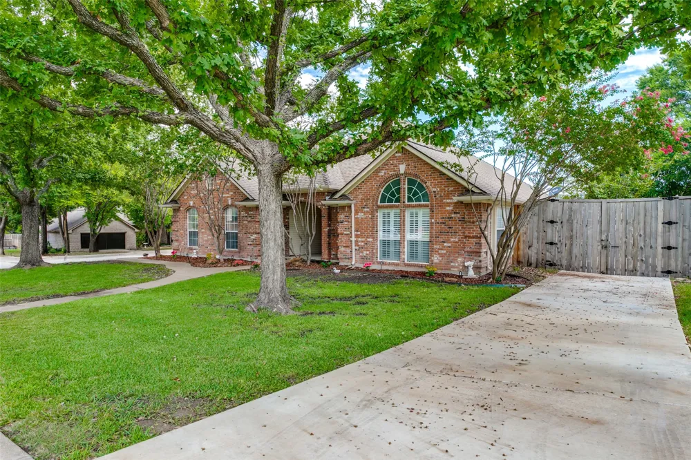 101 Shady Valley Circle Weatherford, TX 76086