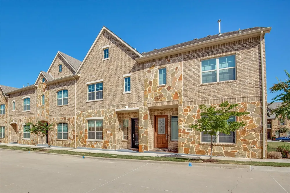 2821 Lindale Drive Carrollton, TX 75010