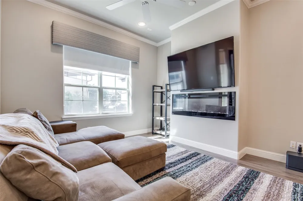 2821 Lindale Drive Carrollton, TX 75010