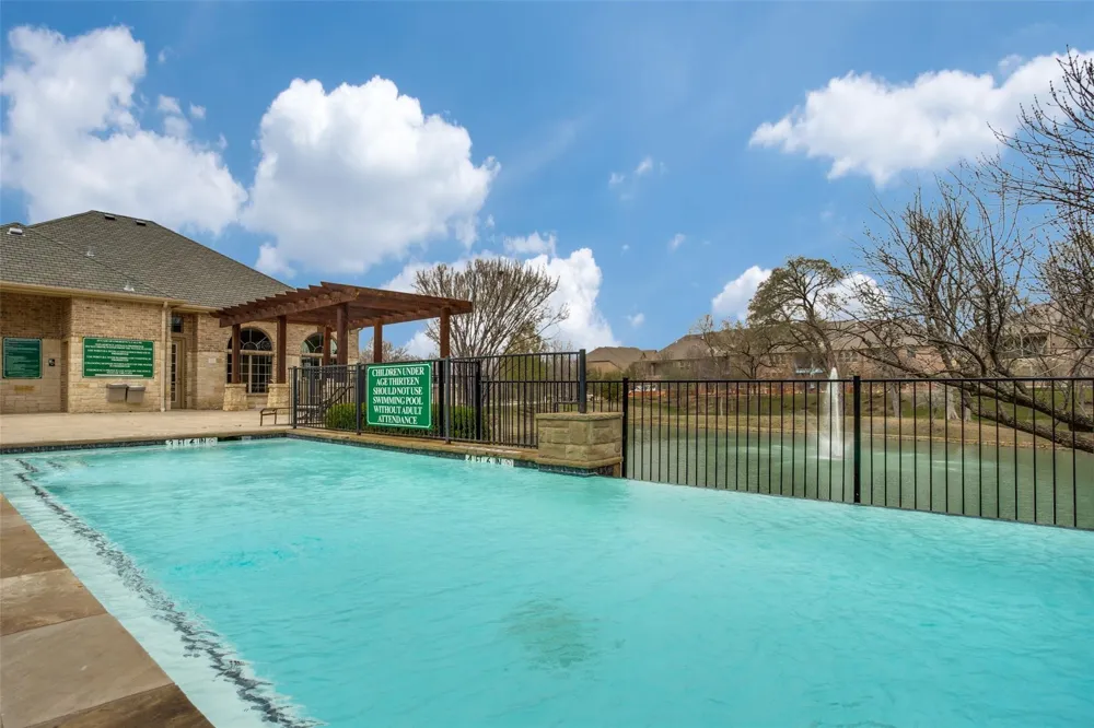 2821 Lindale Drive Carrollton, TX 75010