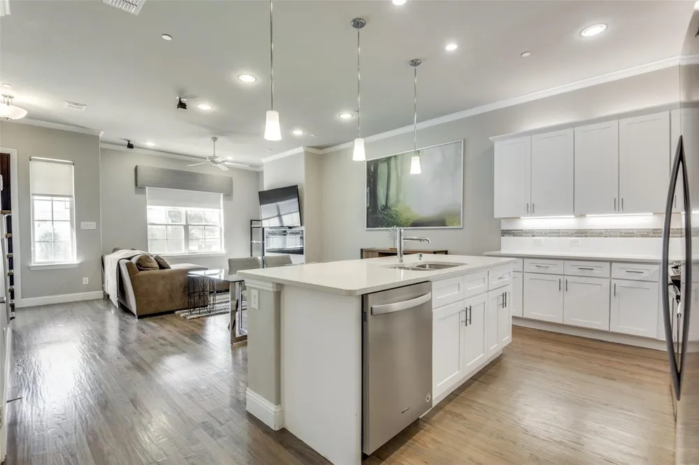 2821 Lindale Drive Carrollton, TX 75010