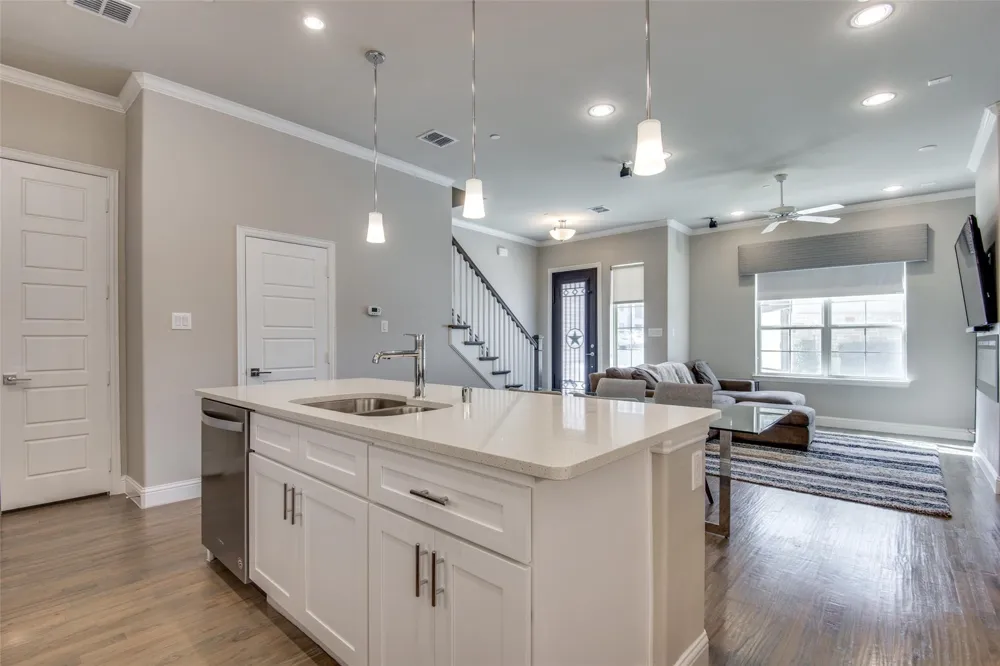 2821 Lindale Drive Carrollton, TX 75010