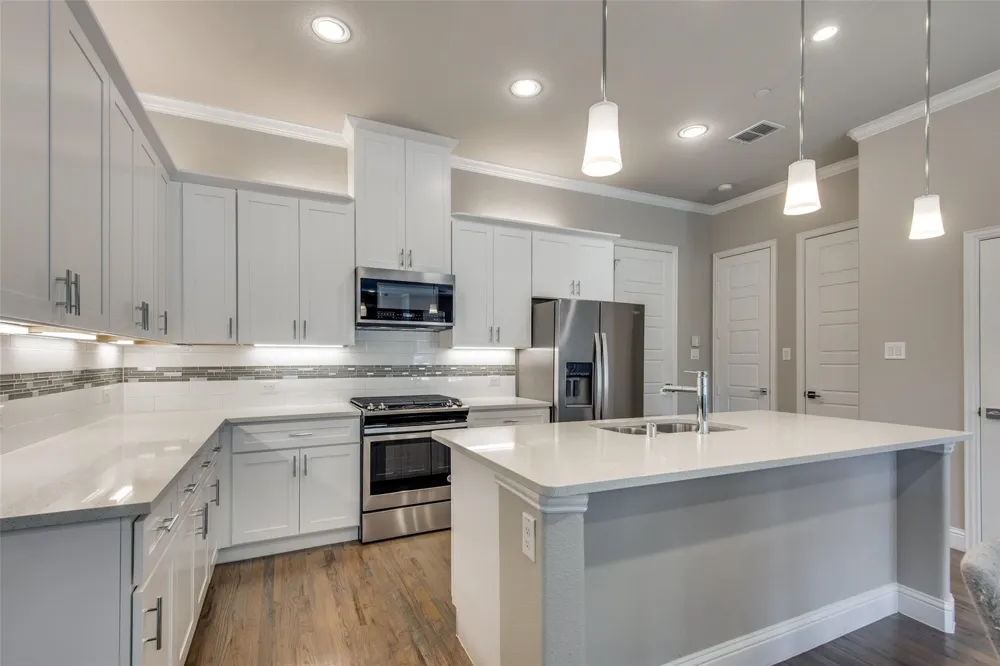 2821 Lindale Drive Carrollton, TX 75010